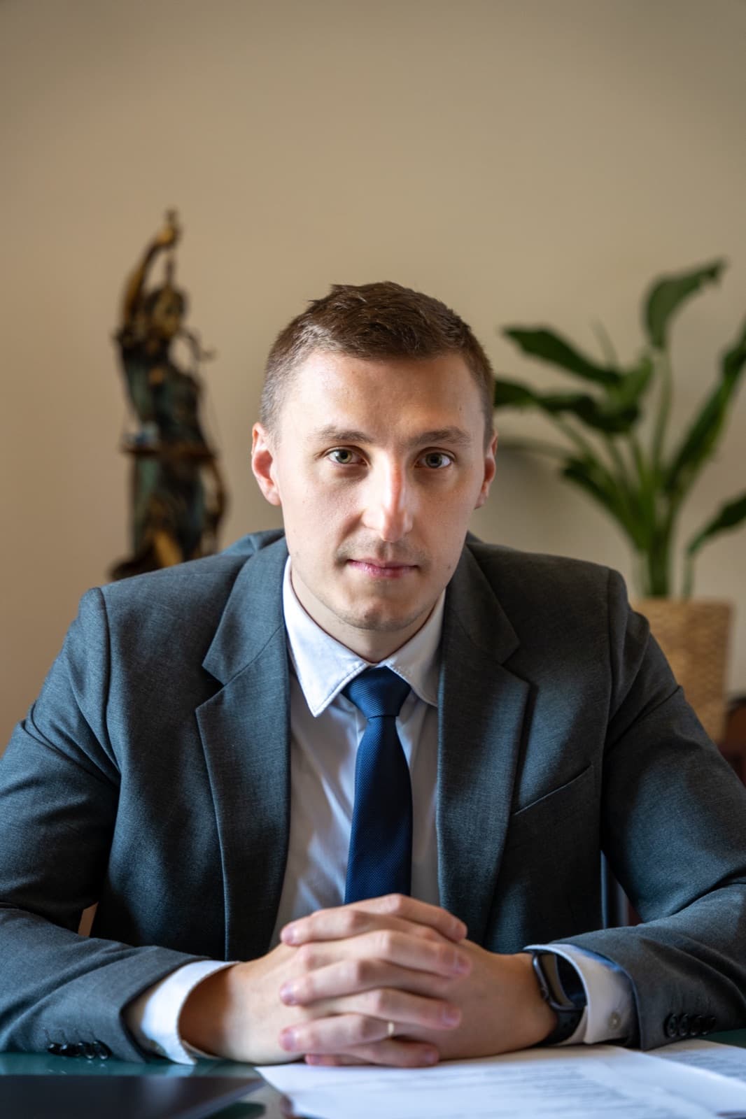 Dr. Barbu Remus ügyvéd portréja